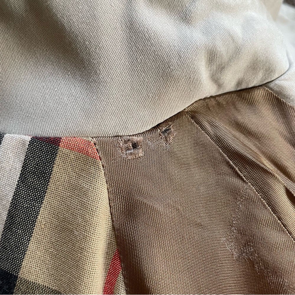 Vintage Burberry Khaki Trench Button Coat with Removable Hood Size Large (12) - Picture 7 of 15